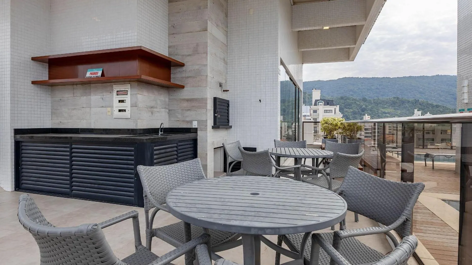 Apartamento Finamente Mobiliado Com Area De Lazer E Vista Mar Bombinhas Apartment
