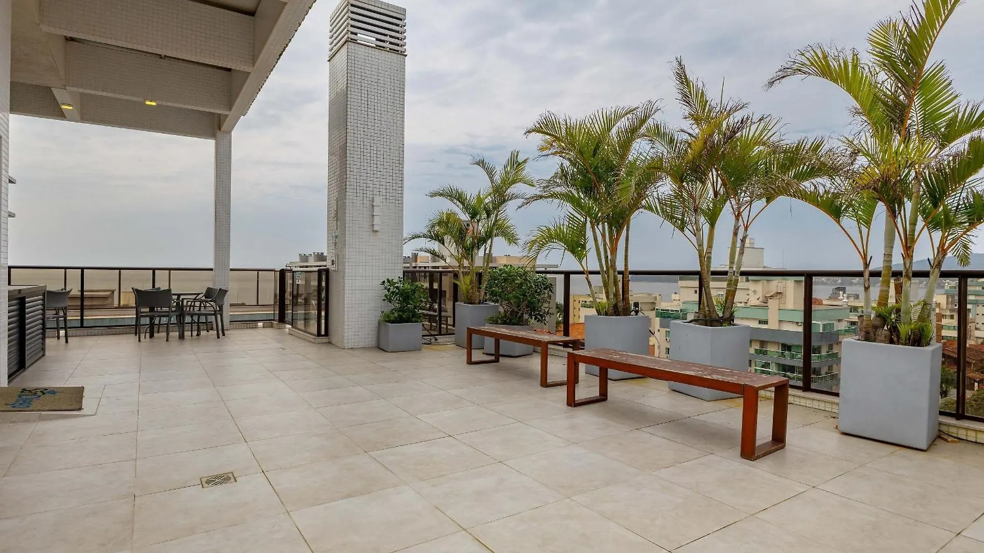 Apartamento Finamente Mobiliado Com Area De Lazer E Vista Mar Bombinhas Brazil